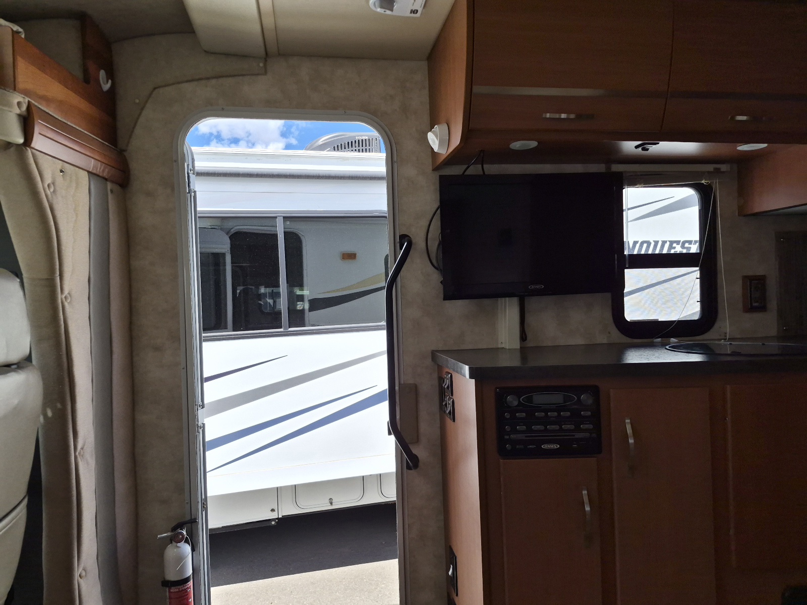 2012 Winnebago View Profile 24G - Image 11