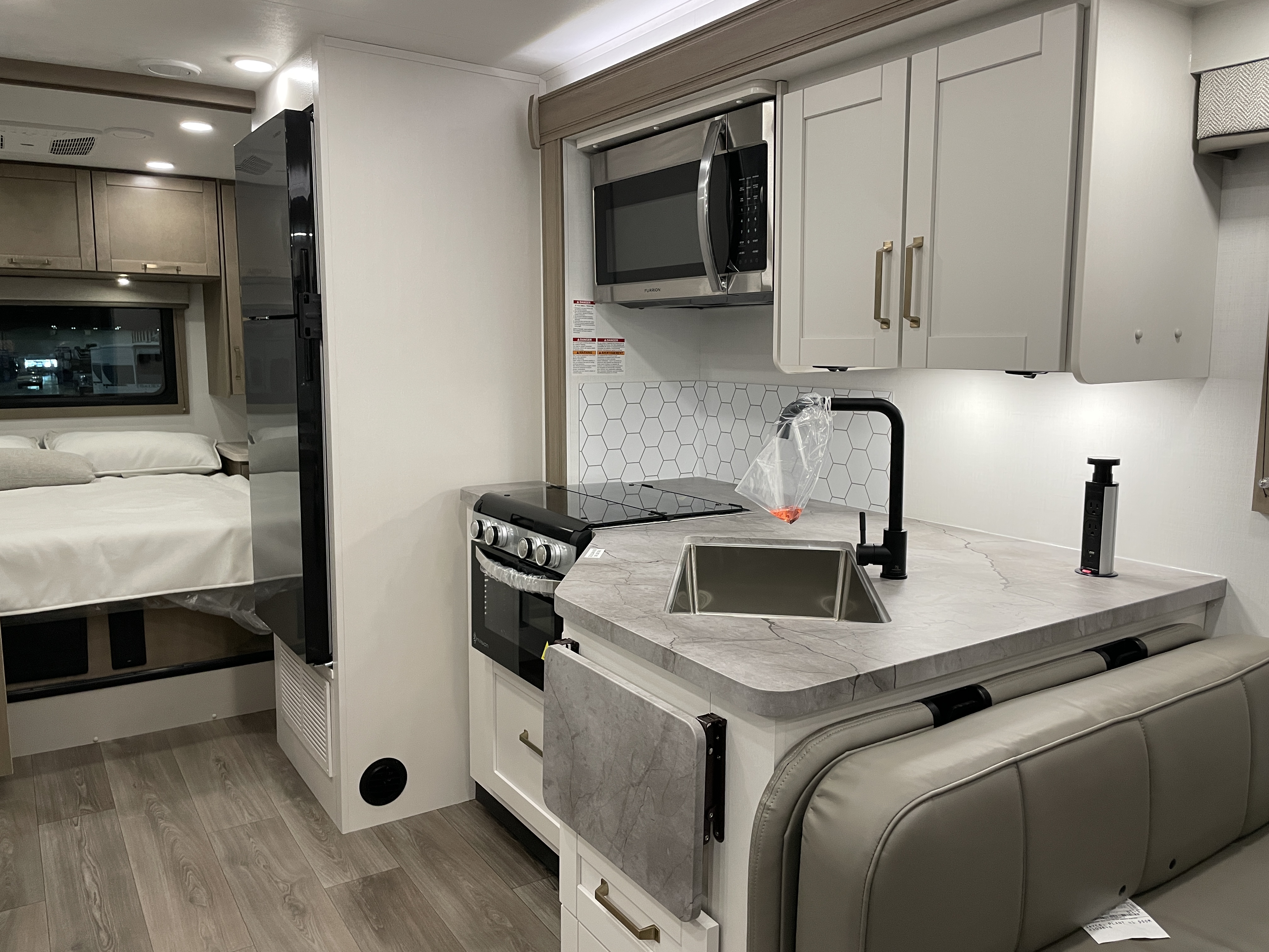 2027 Jayco Redhawk 27G - Image 17