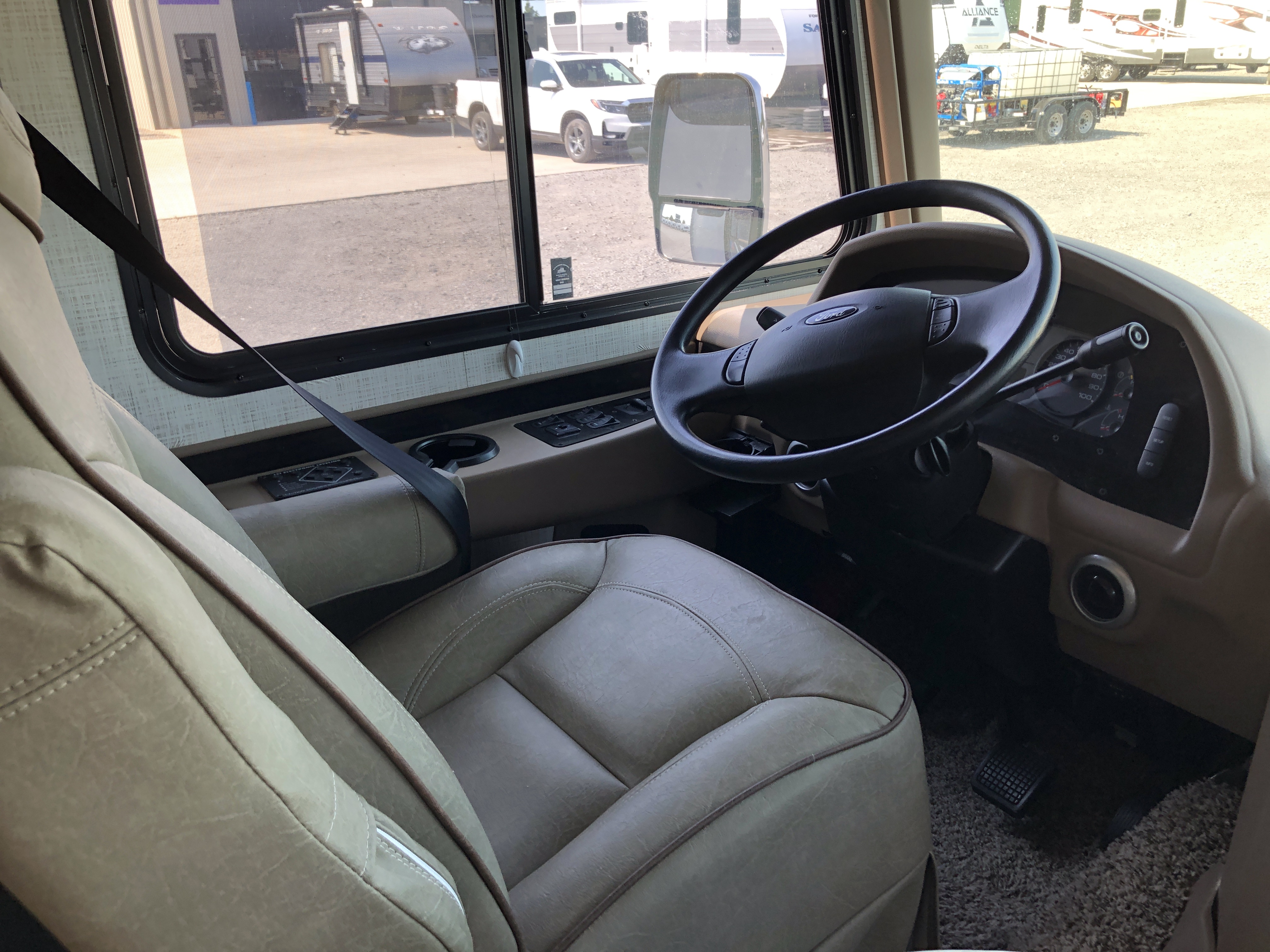 2019 Forest River GEORGETOWN GT5 31R - Image 11
