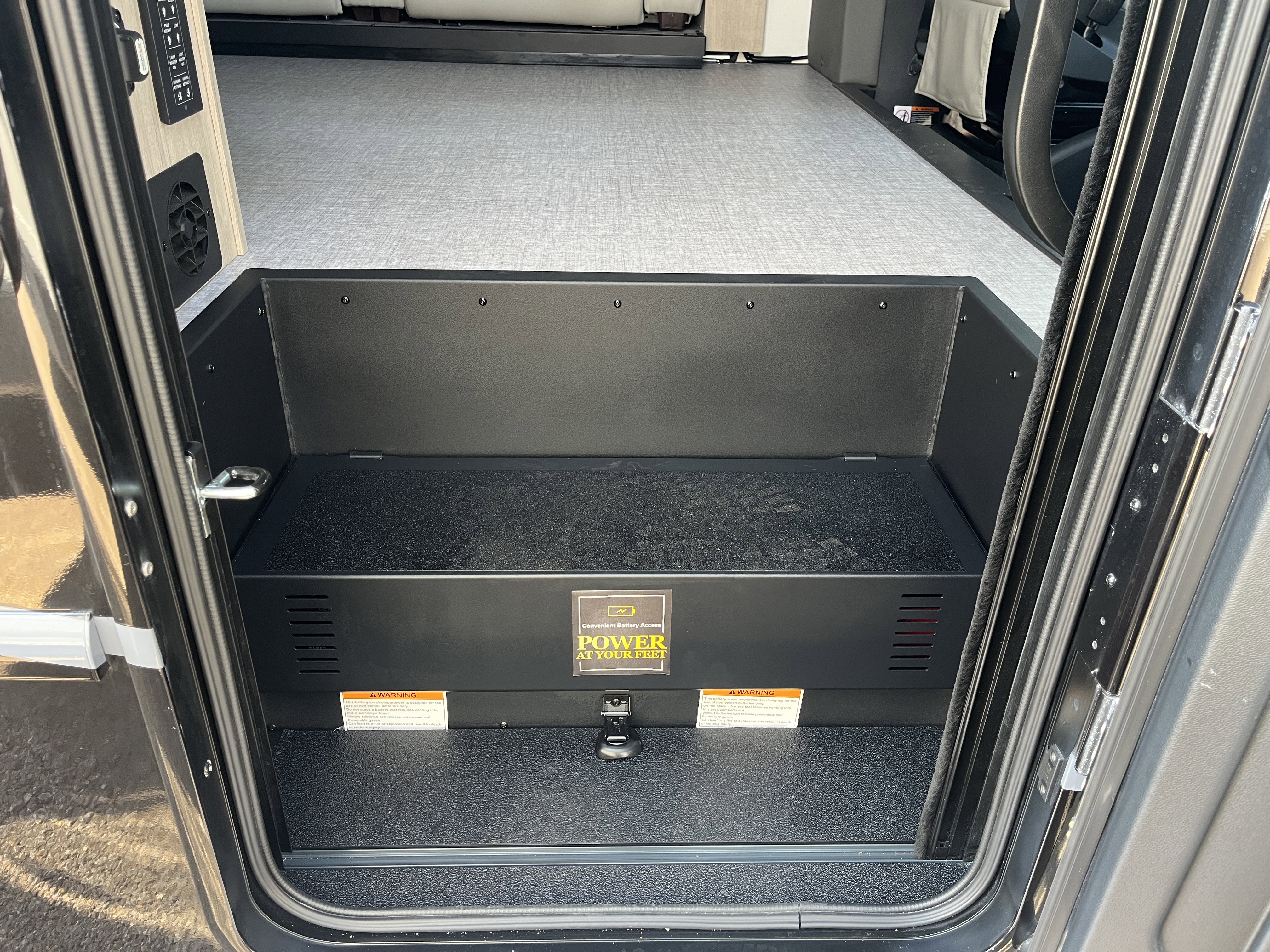 2026 Grand Design Lineage Series M 25TK - Image 13