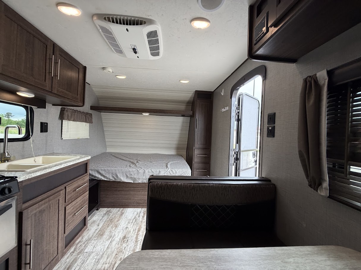 2018 CROSSROADS ZINGER 205bh - Image 16