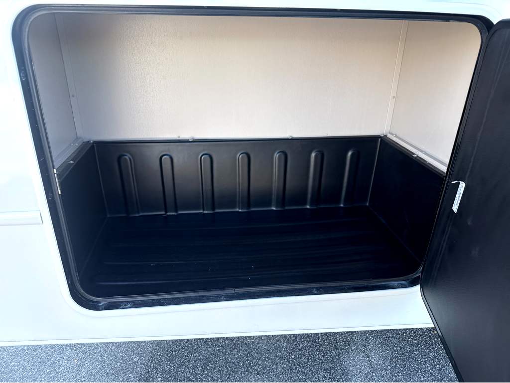 2027 JAYCO GREYHAWK 29MV - Image 5