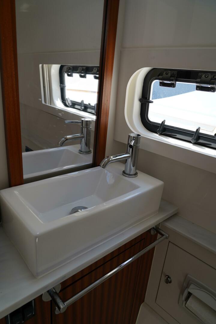 2022 PURSUIT S 428 Sport Base - Image 20