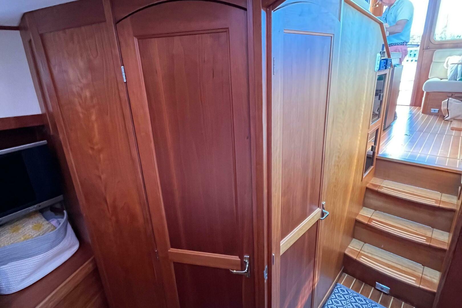 2006 Sabreline 36 Flybridge - Image 33