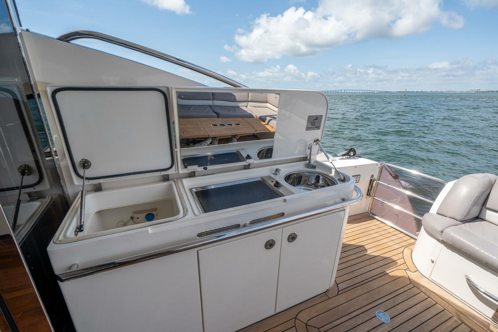 2012 Princess V52 - Image 9