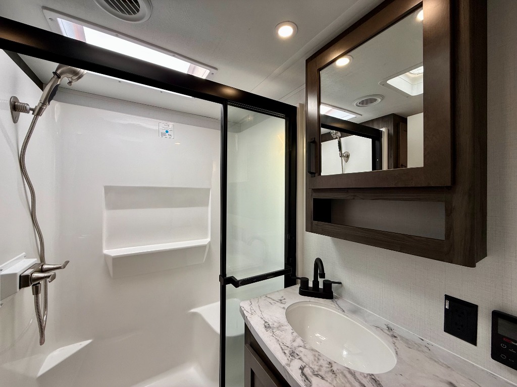2026 High Country 325RK - Image 29
