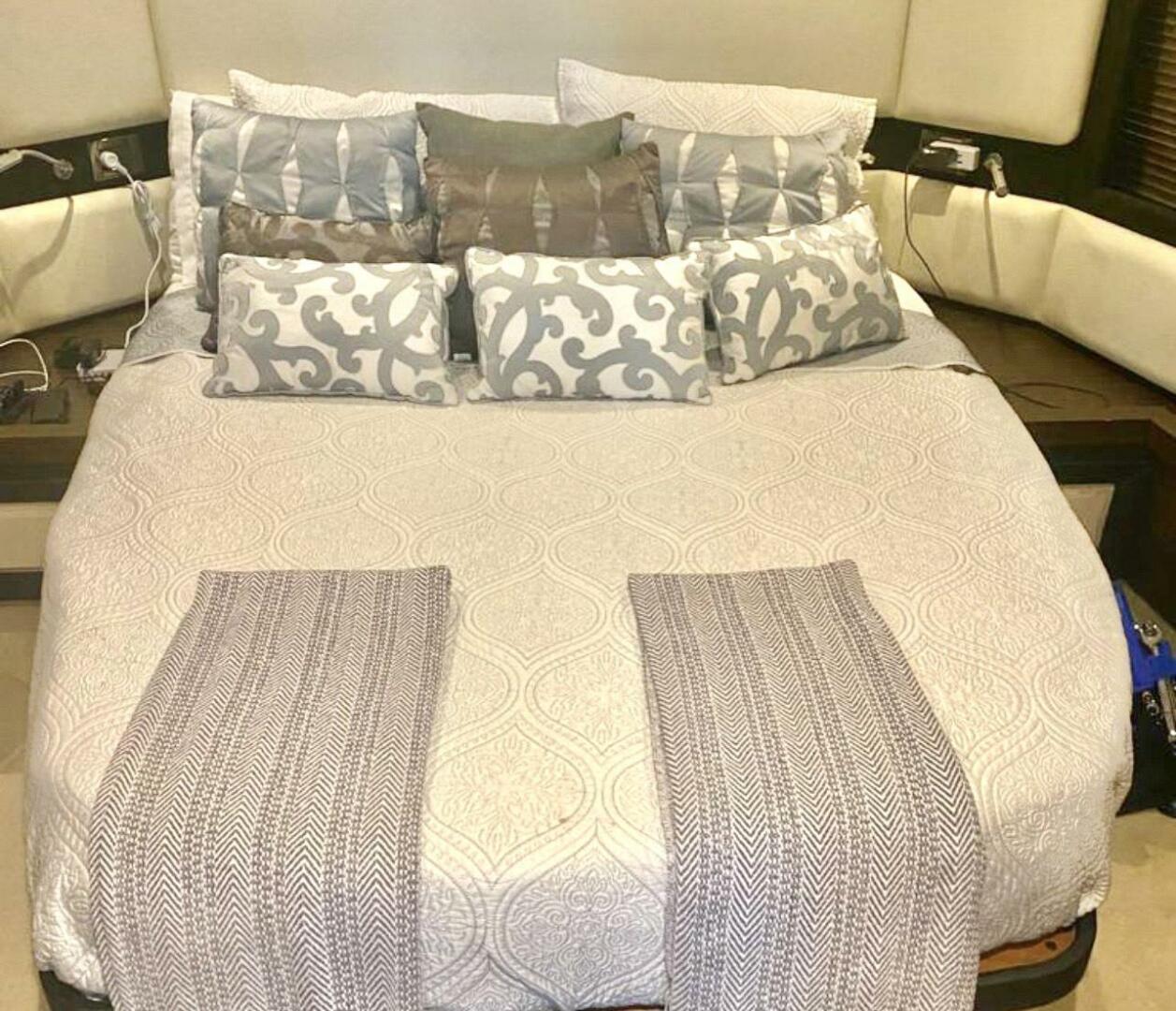 2013 Azimut 55S - Image 7
