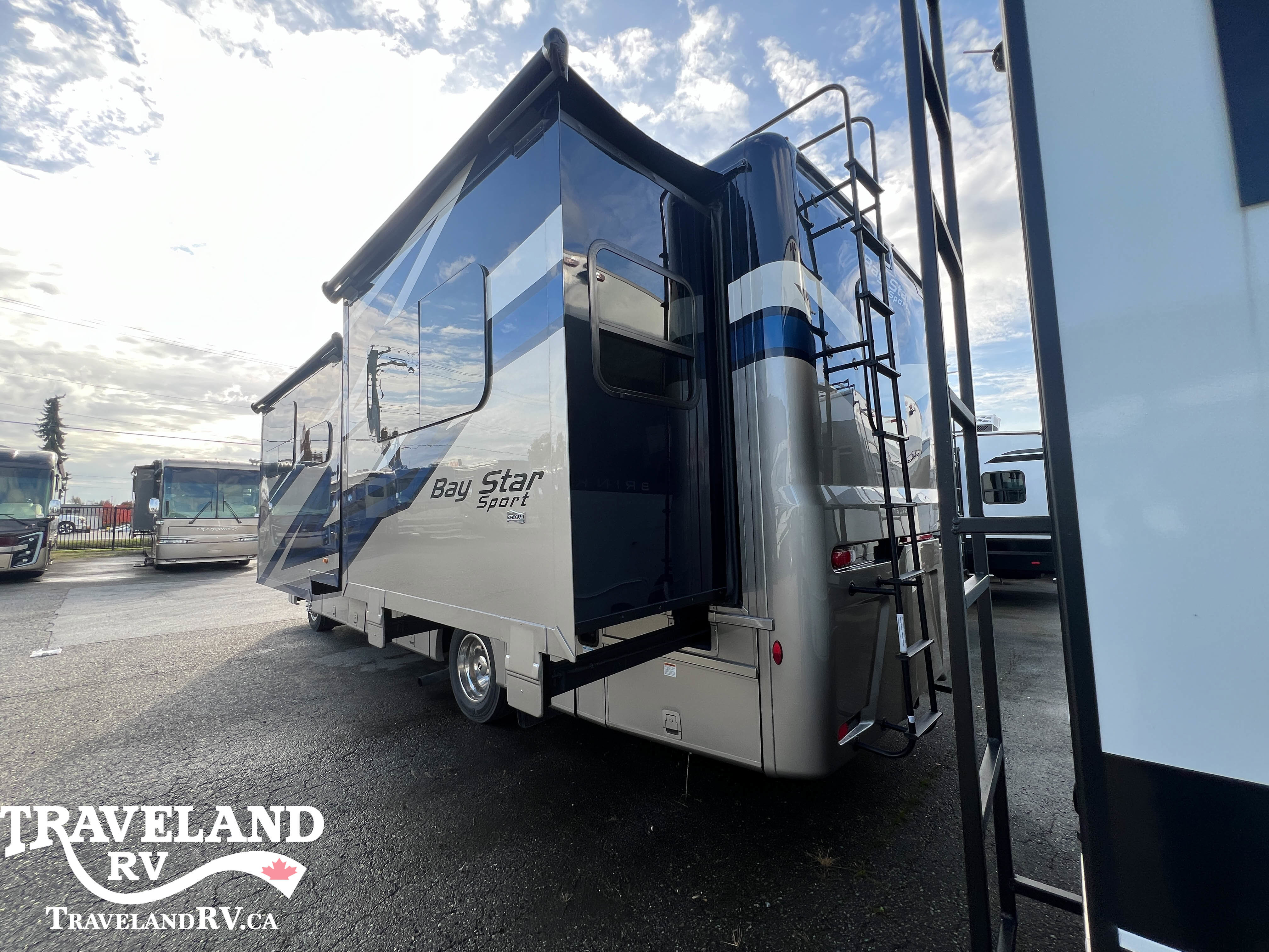 2026 Newmar Bay Star Sport 2813 - Image 3