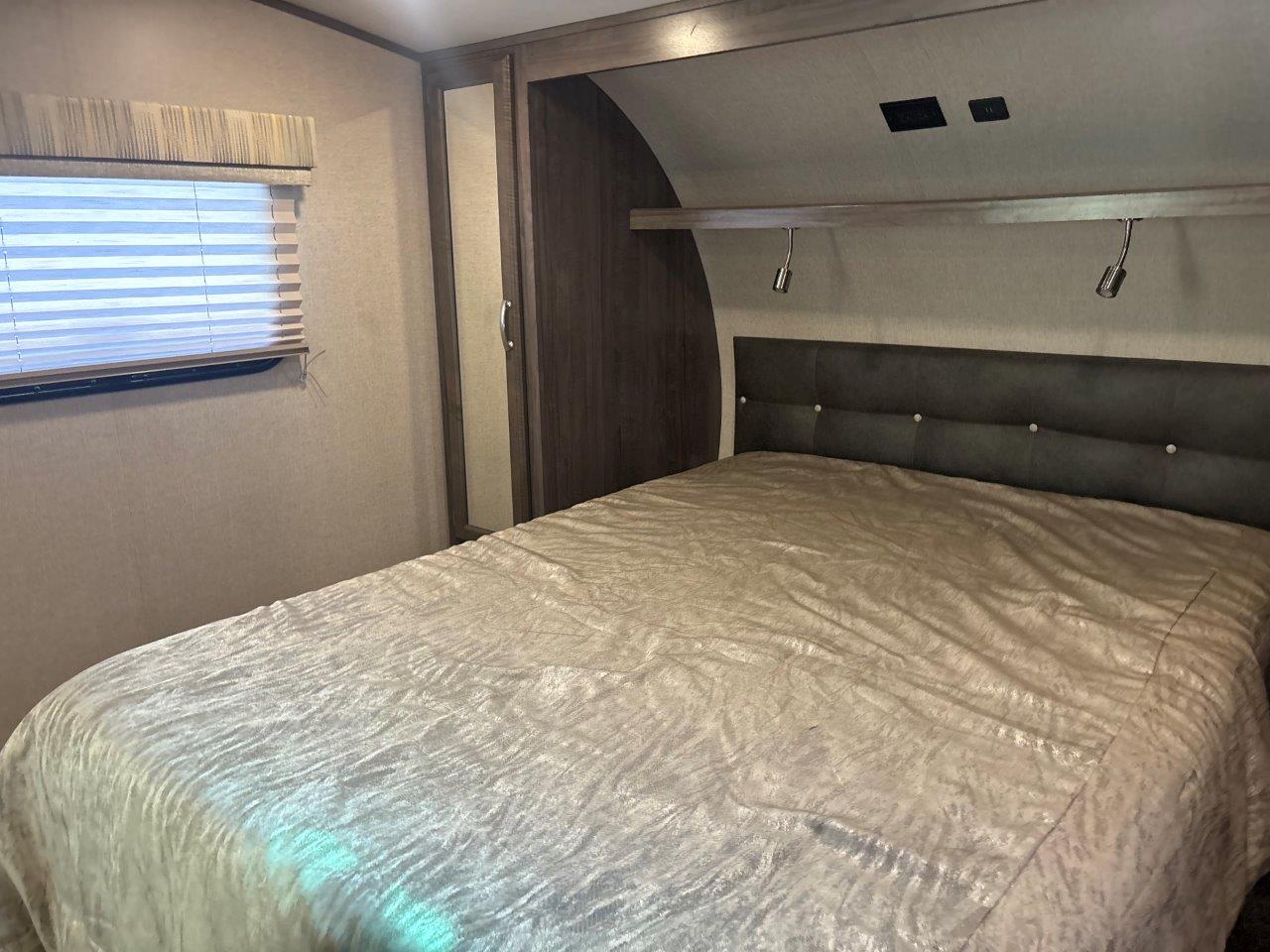 2019 Winnebago Minnie Plus 25RKS - Image 17