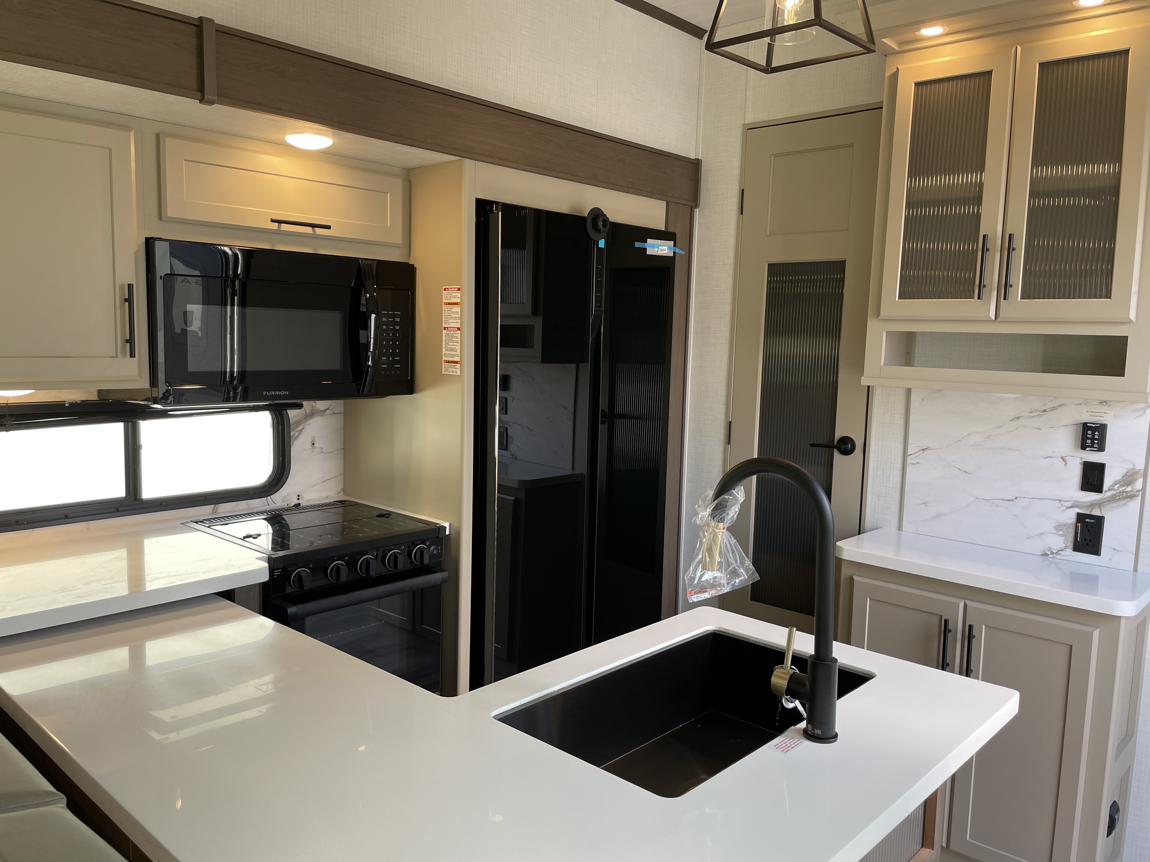 2027 Keystone Cougar 320RDS - Image 11