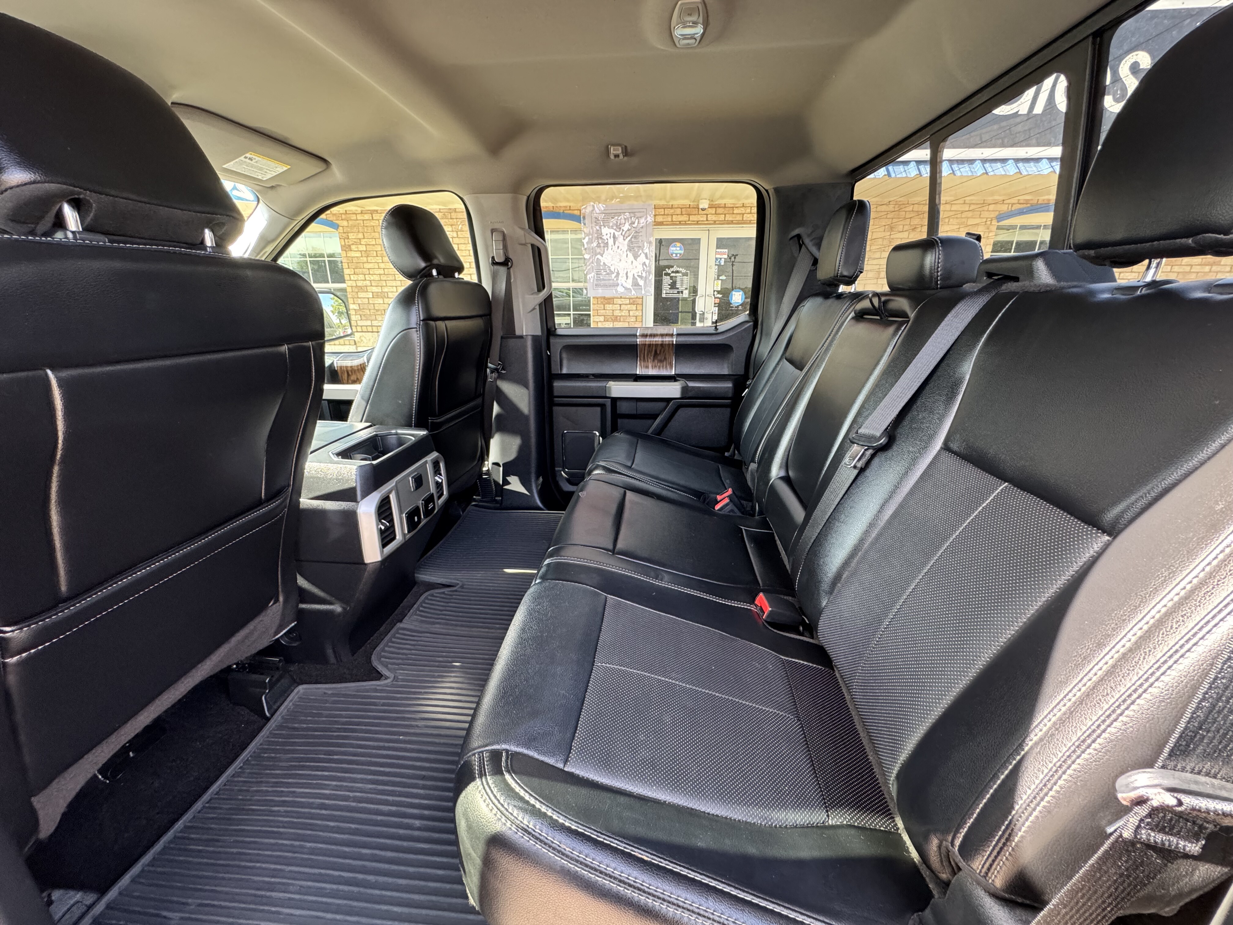 2019 Ford F150 Crew Cab XLT 4WD - Image 24