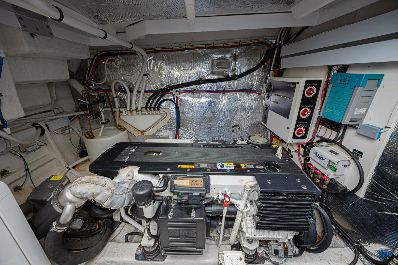 2012 Cruisers Yachts 48 Cantius - Image 44