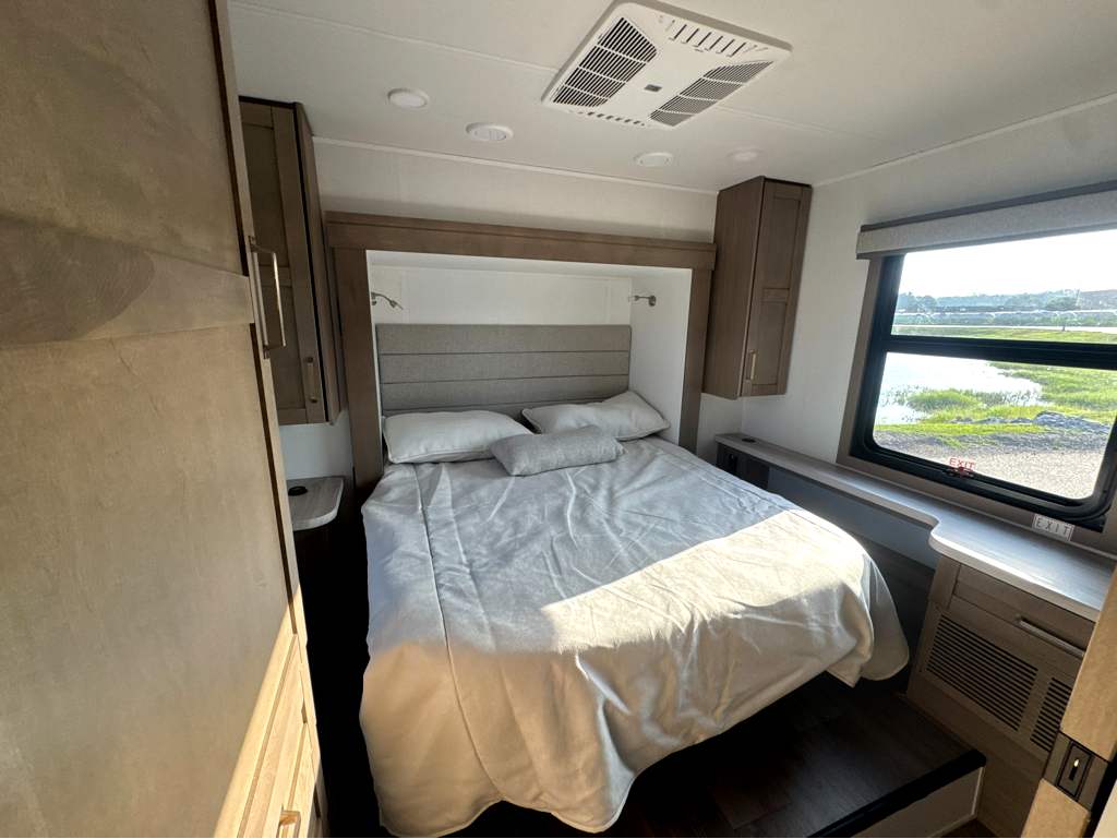 2027 JAYCO GREYHAWK 30Z - Image 18