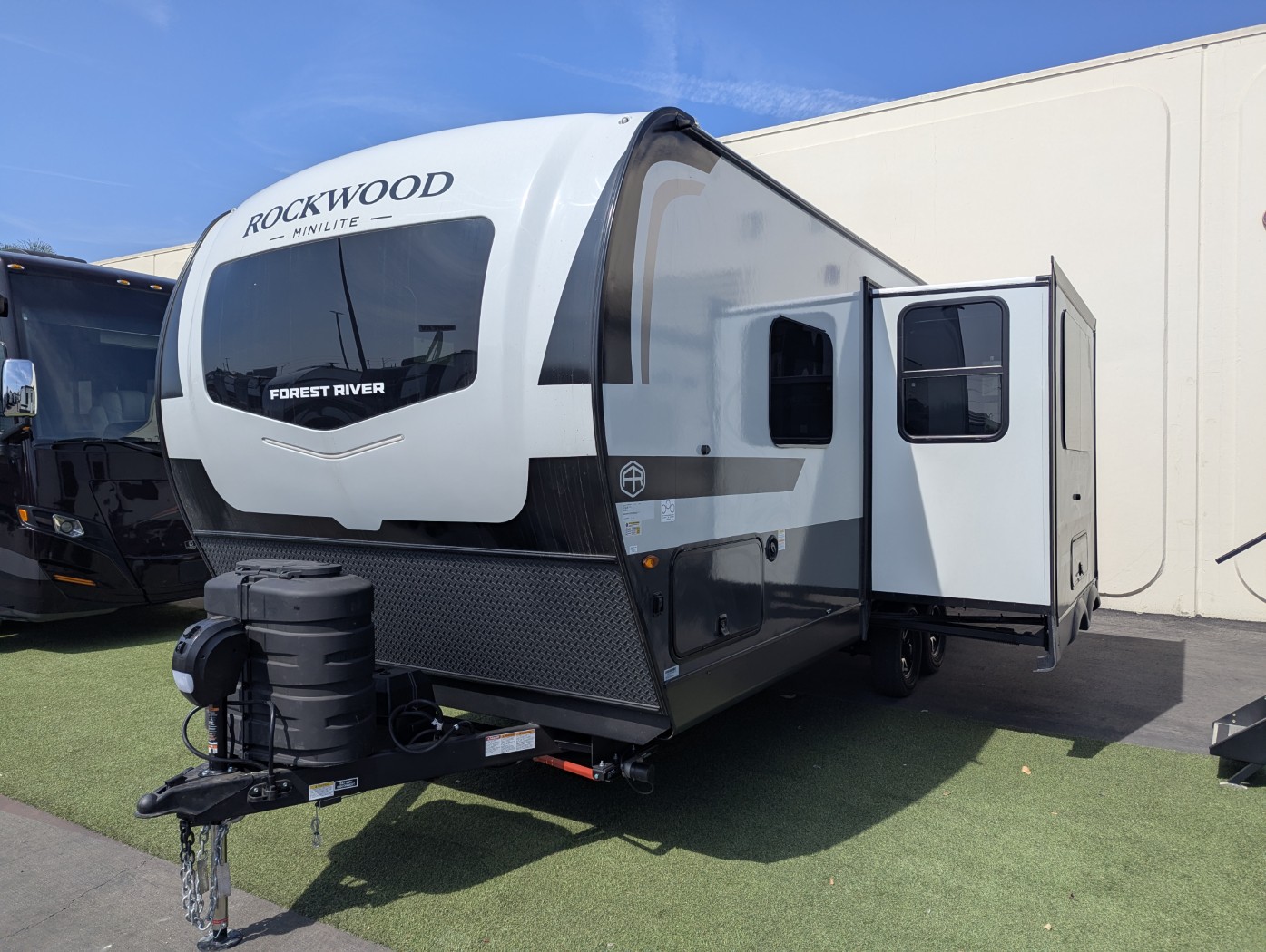 2026 Forest River Rockwood Mini Lite 2520BH - Image 3