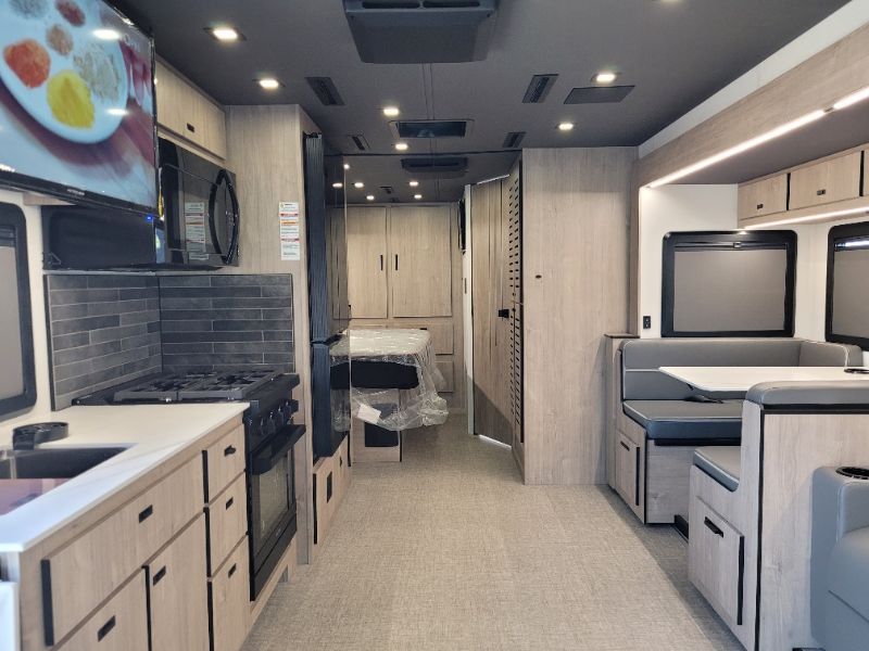 2026 Grand Design Lineage Series F 31ZW - Image 7