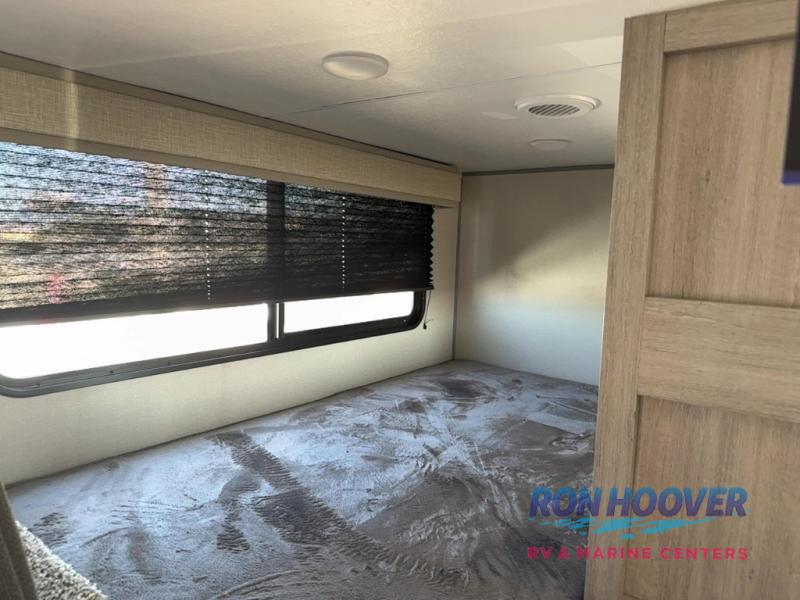 2025 COACHMEN CATALINA 42CONDO - Image 27