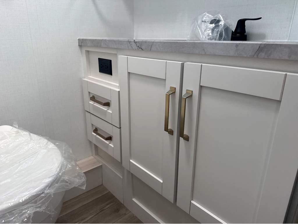 2027 JAYCO GREYHAWK 29MV - Image 23