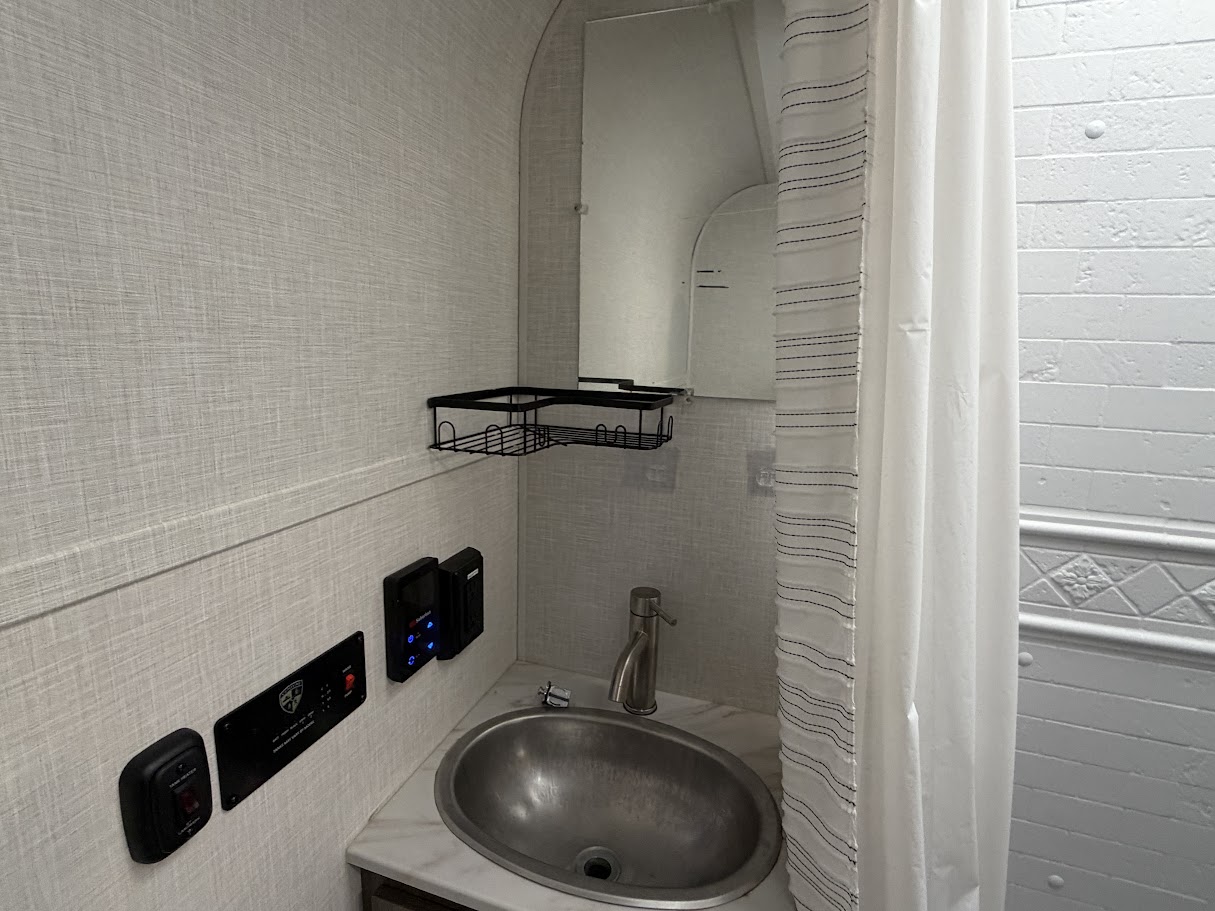 2025 VENTURE RV SONIC 169VUD - Image 22