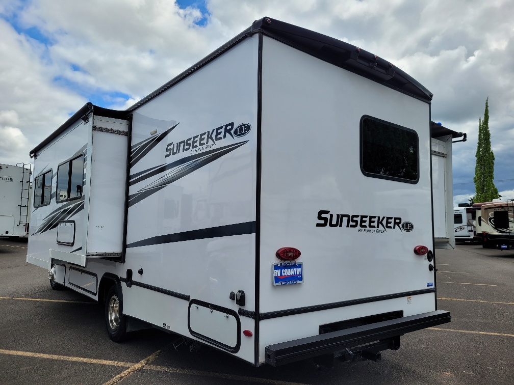 2024 Forest River Sunseeker LE 2550DSLE - Image 3