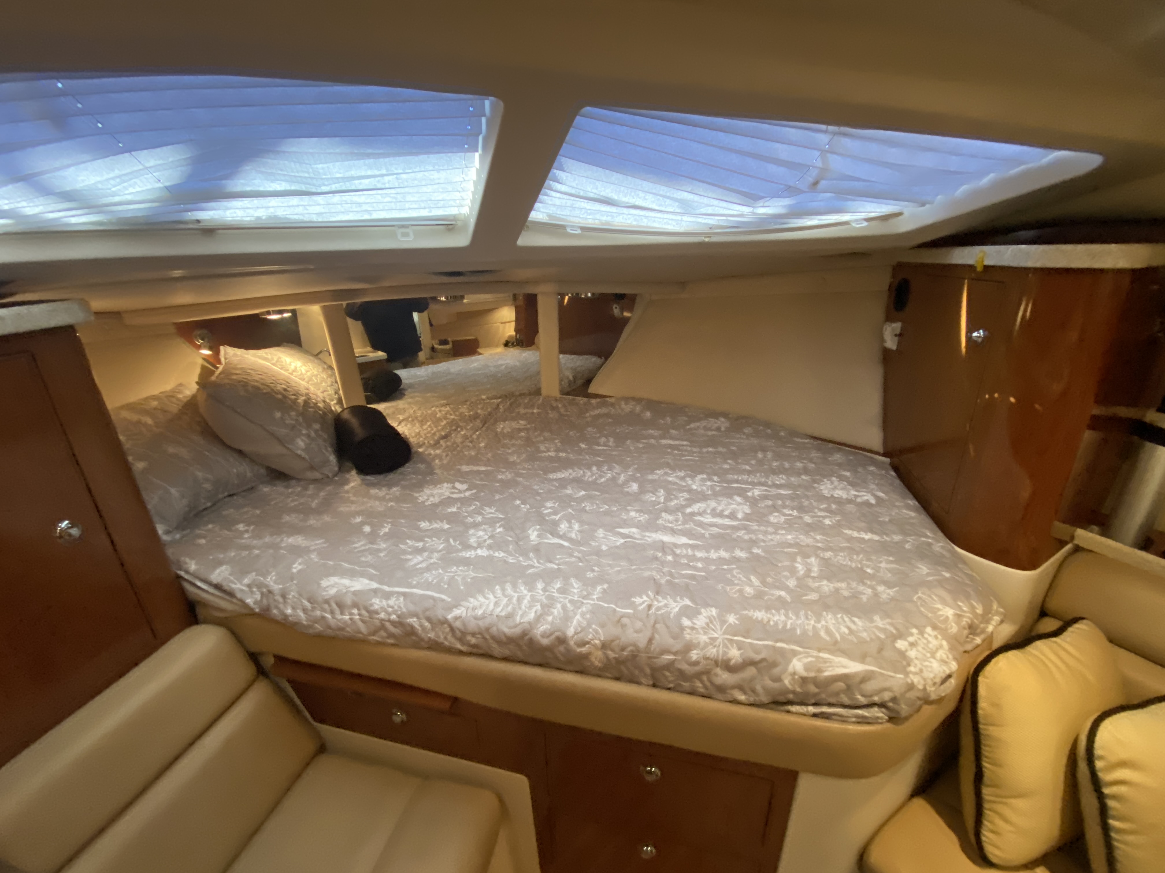 2008 Regal 3360 Window Express - Image 33