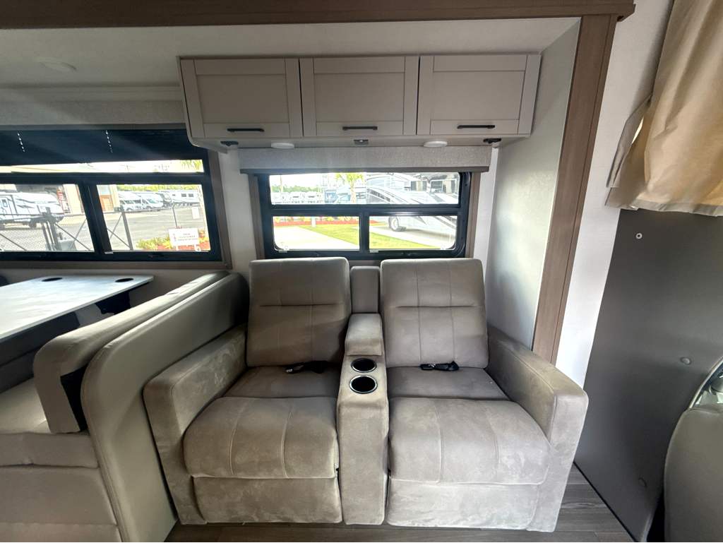 2027 ENTEGRA COACH ODYSSEY 29V - Image 34