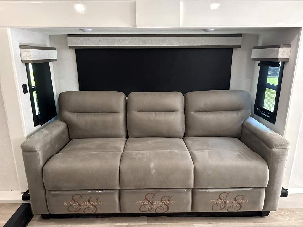 2027 JAYCO PINNACLE 39FLOK - Image 21
