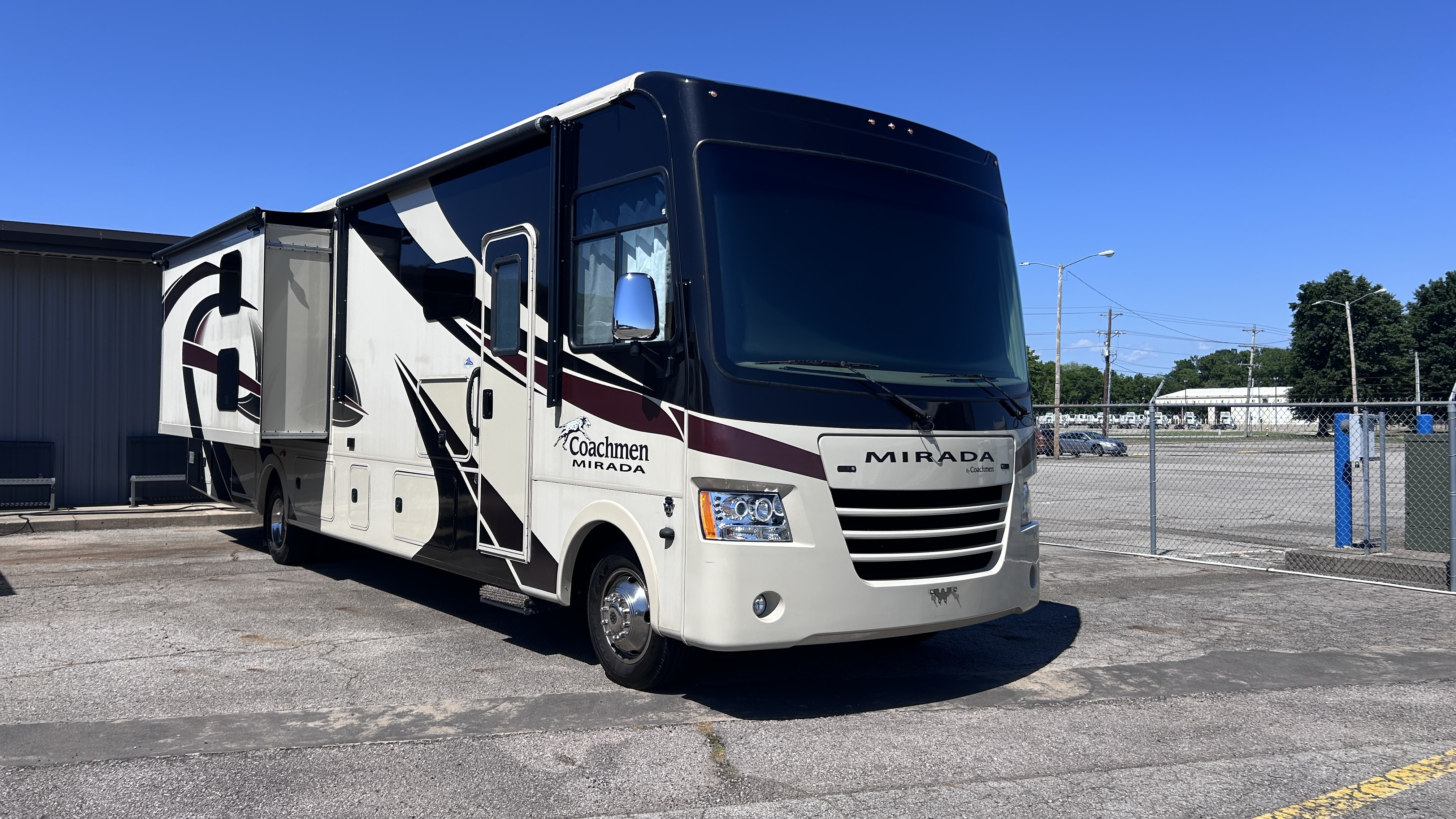 2019 Coachmen Mirada 35BH - Image 1