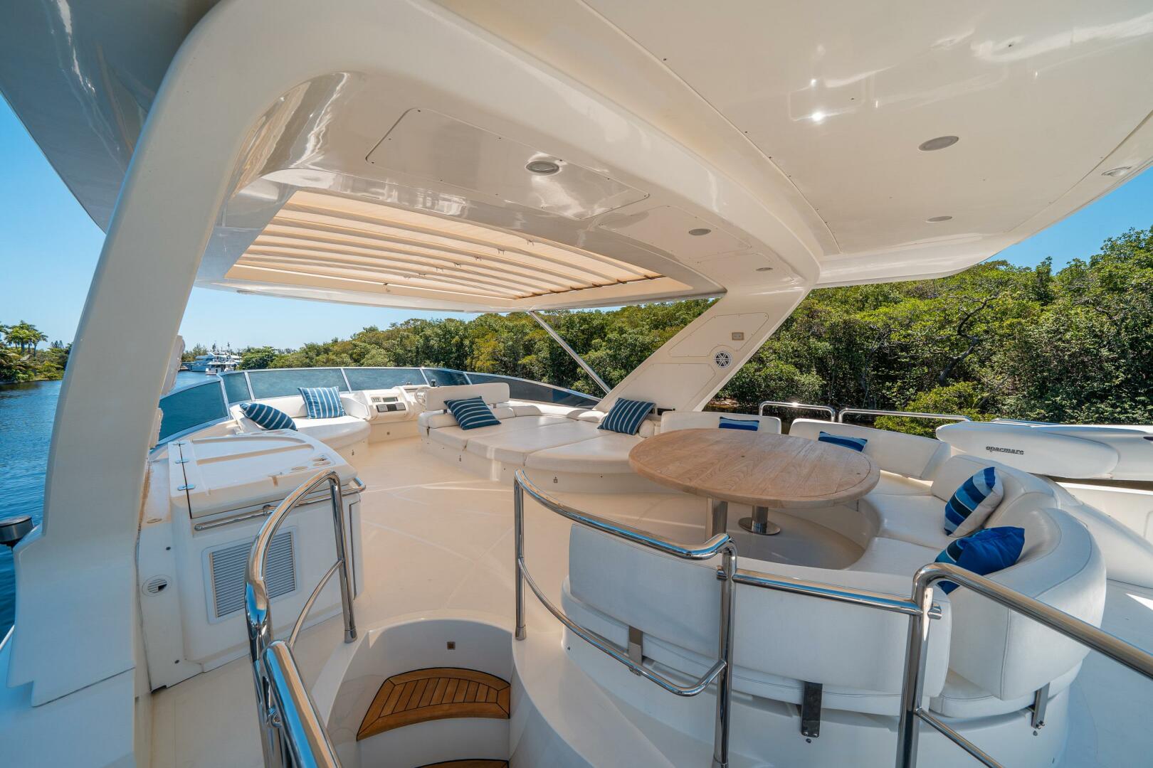 2010 Azimut 75 Fly - Image 13