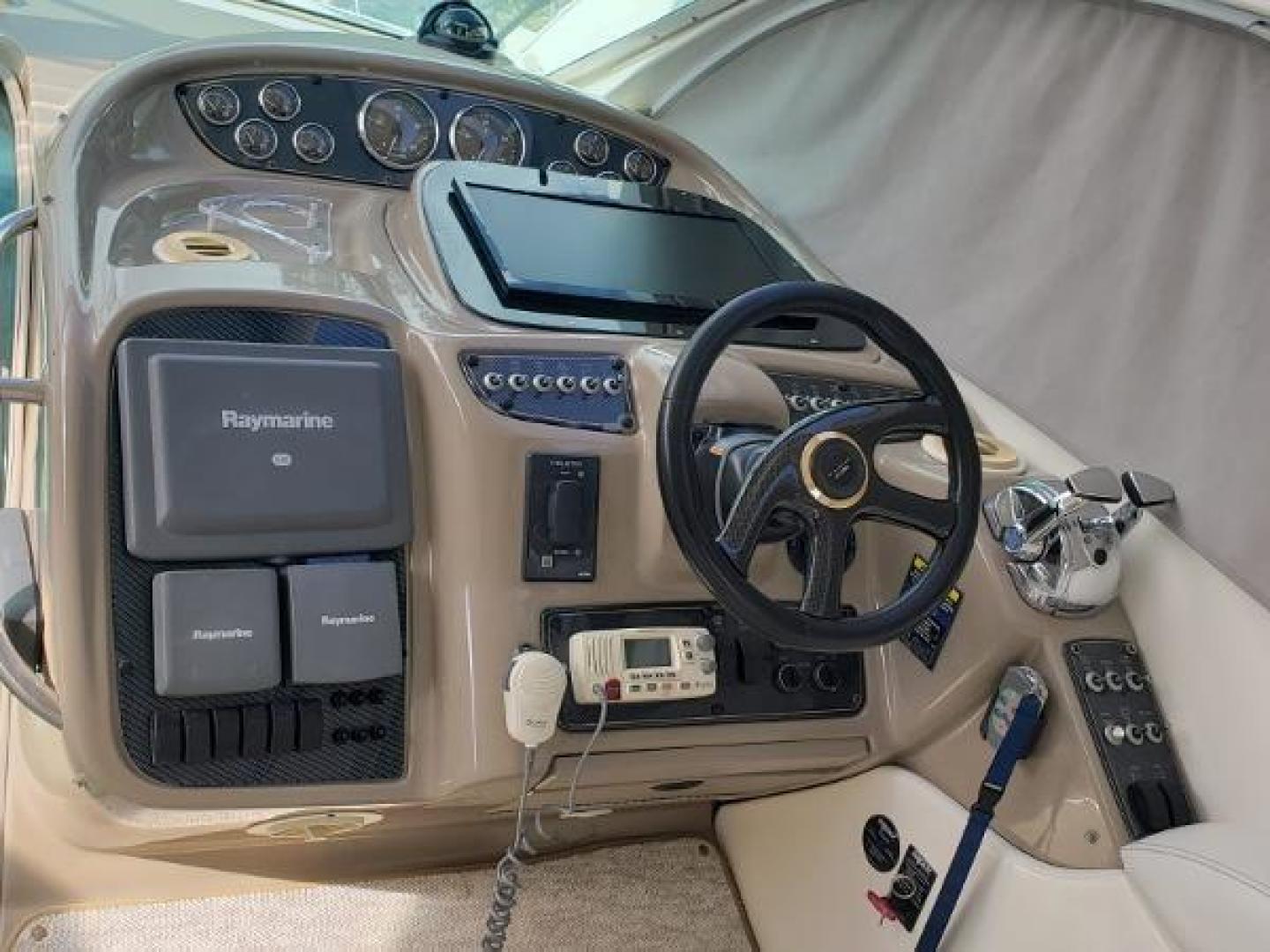 2002 Maxum 4200 SCR - Image 12