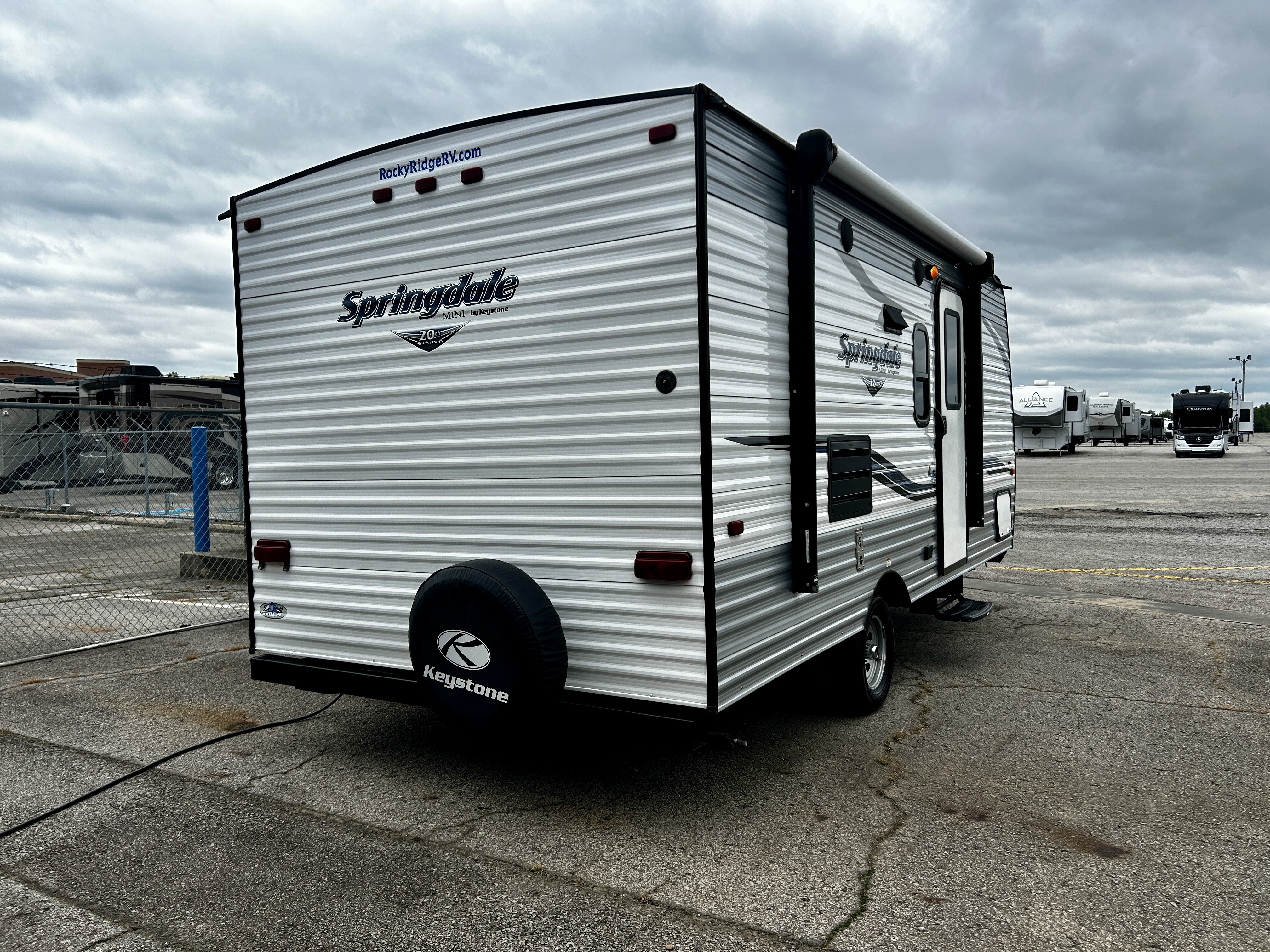 2019 Keystone Springdale Mini 1790FQ - Image 8
