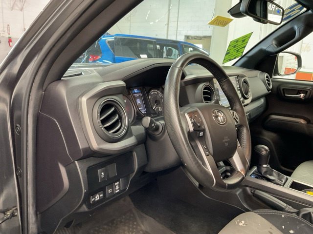 2022 Toyota Tacoma TRD Off-Road Crew Cab 4WD V6 - Image 13