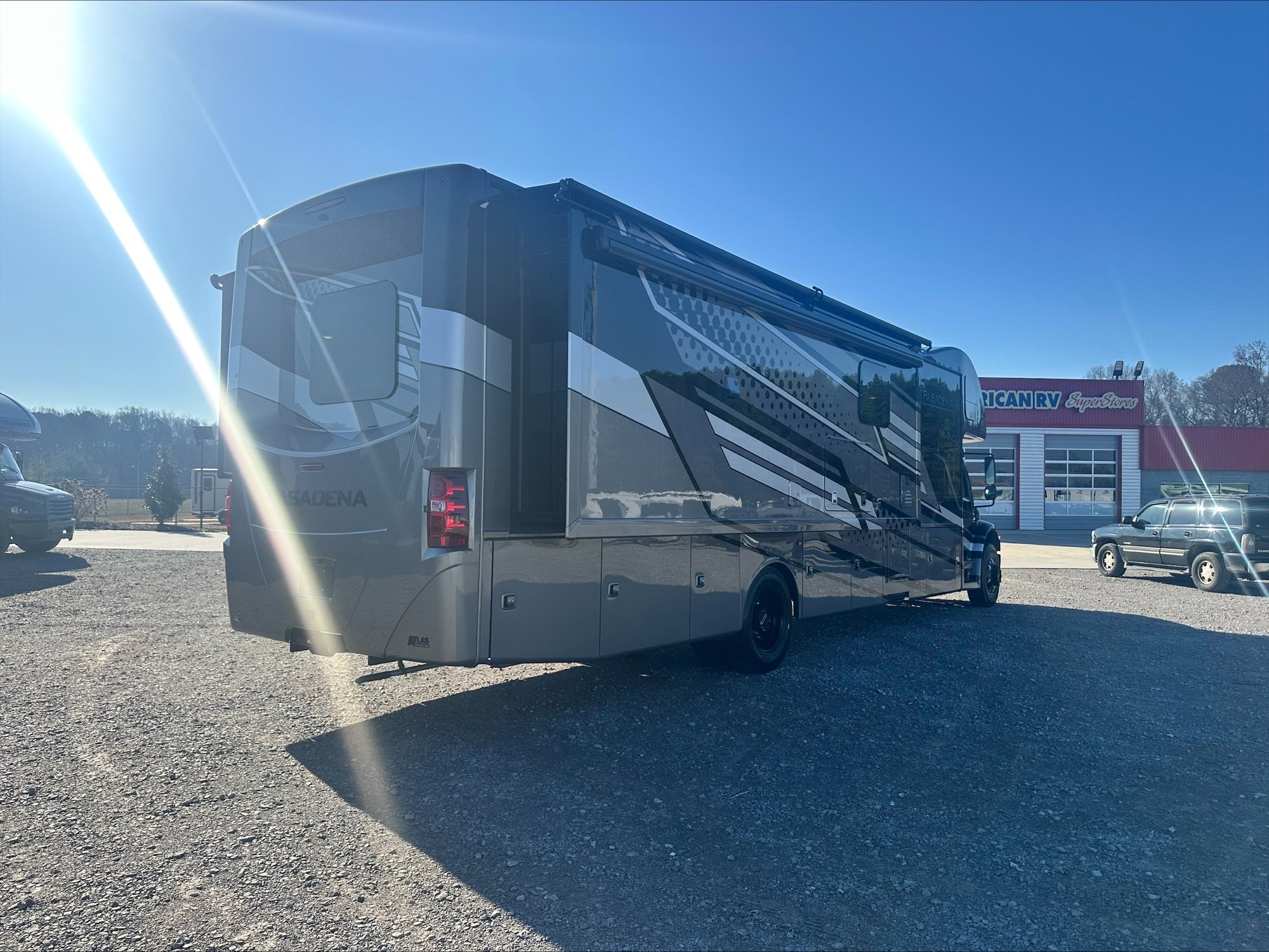 2026 THOR MOTOR COACH PASADENA 38FX - Image 5