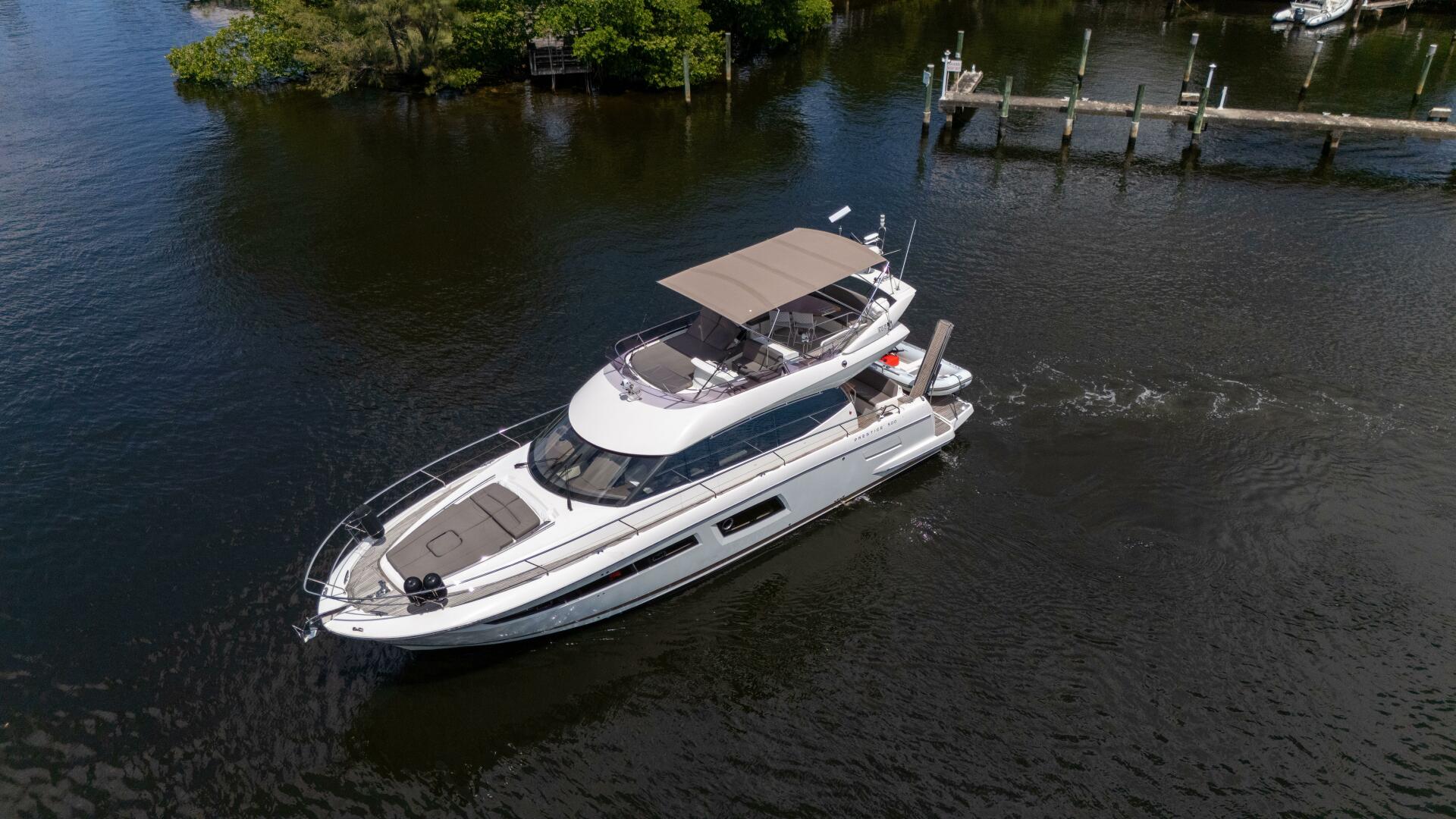 2018 Prestige 500 Flybridge - Image 4
