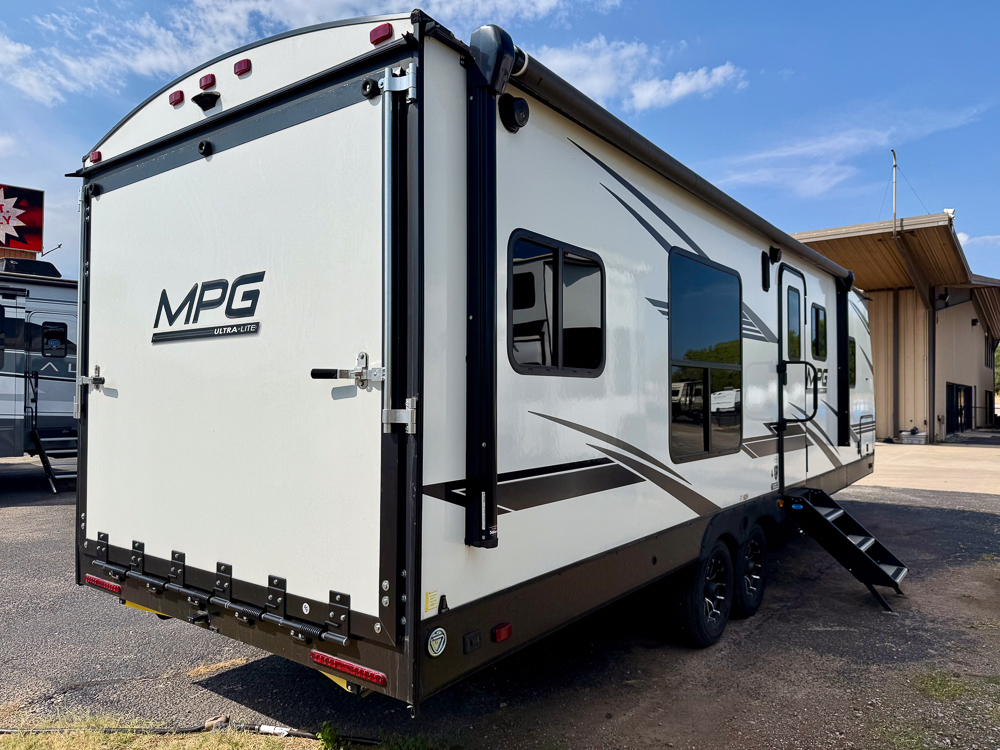 2022 CRUISER RV MPG ULTRA LITE TOY HAULER 2700 - Image 14