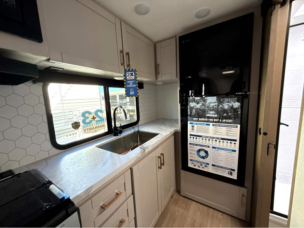 2027 JAYCO JAY FEATHER 19MRK - Image 16