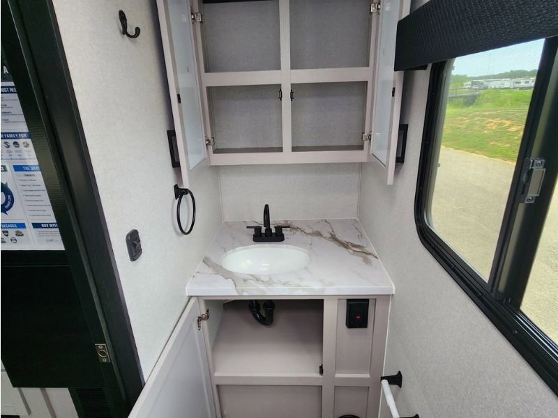 2026 JAYCO JAY FEATHER AIR 18FBS - Image 12