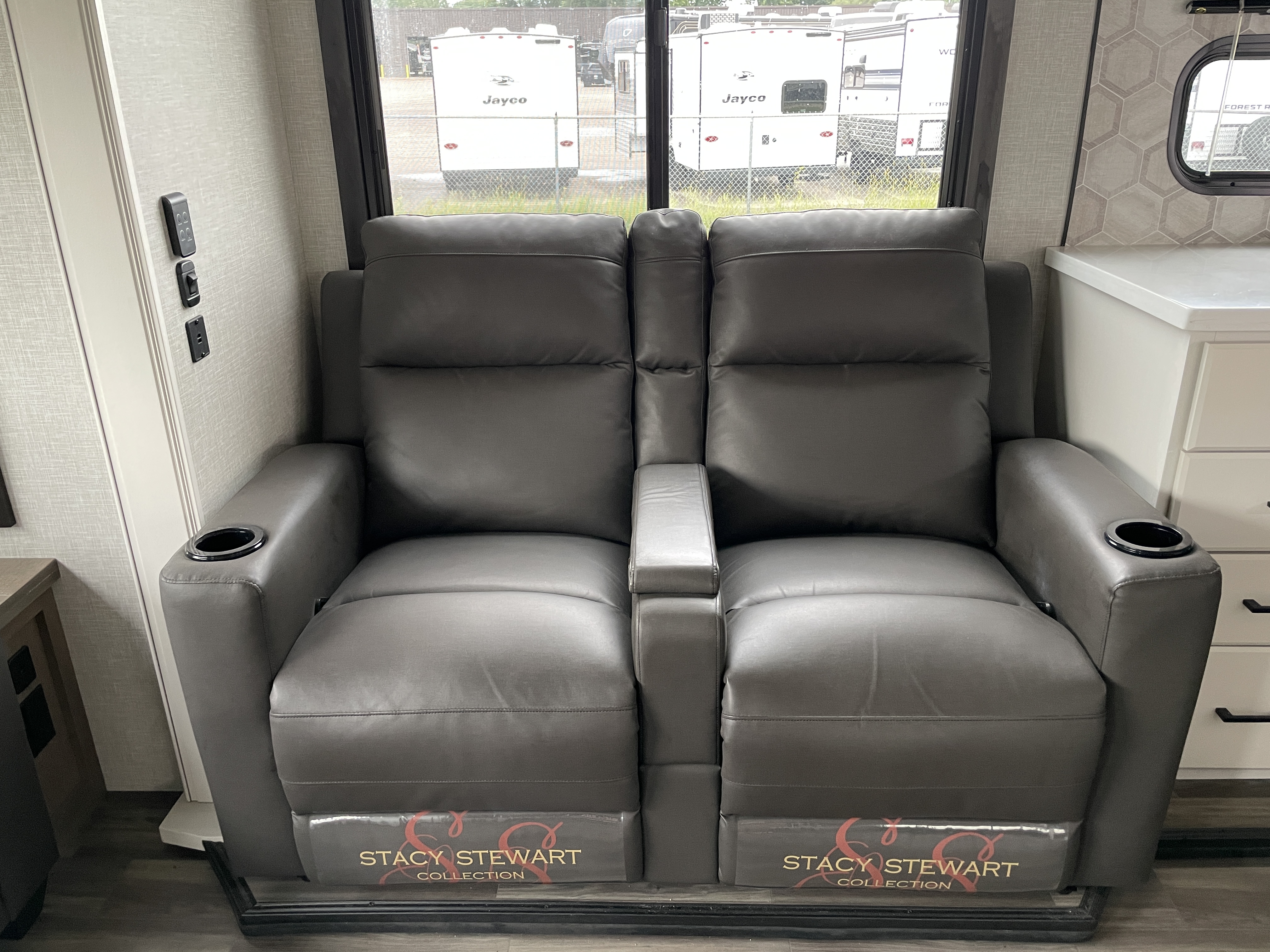 2024 Jayco Eagle 317RLOK - Image 10