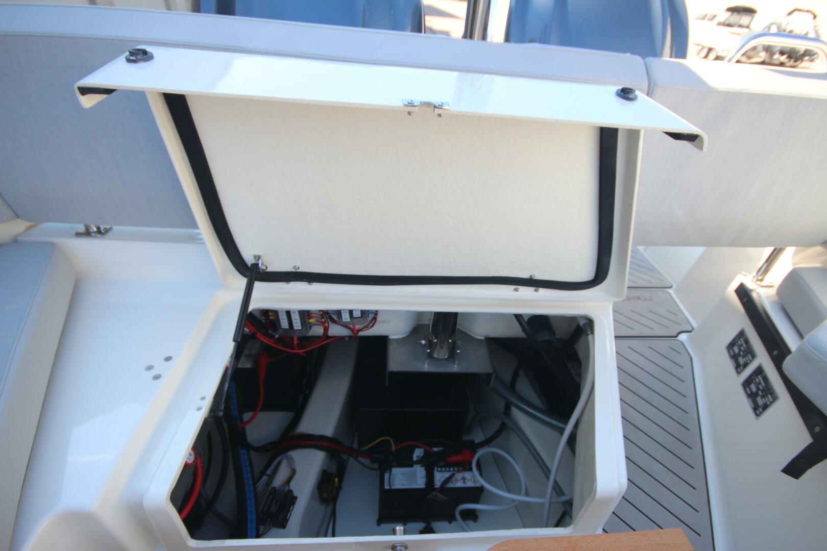 2024 Zodiac Medline 9 NEO - Image 25