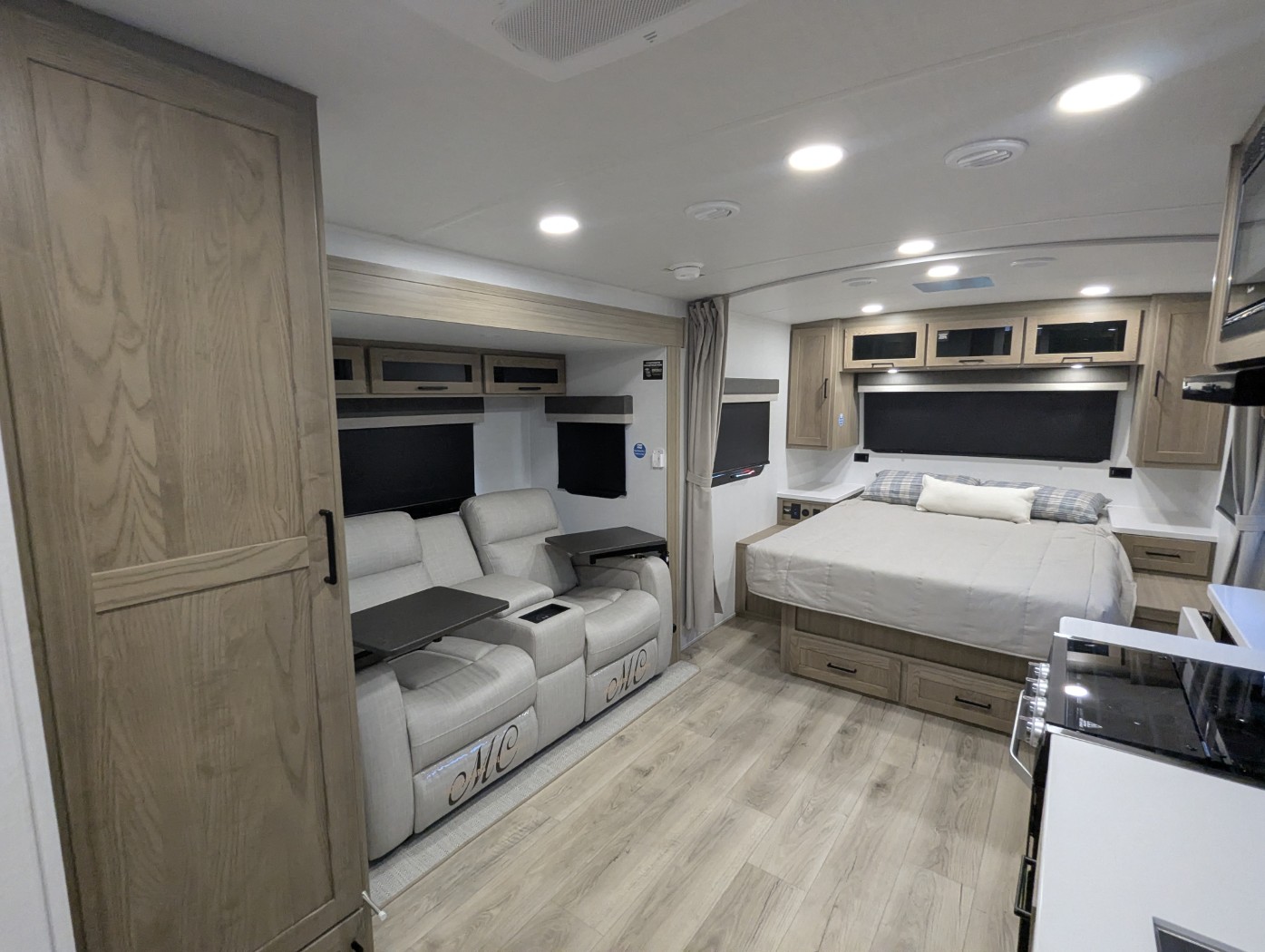 2027 Forest River Rockwood Mini Lite 2205S - Image 8