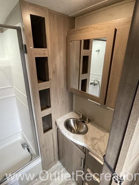 2021 Grand Design Imagine 2670MK - Image 19