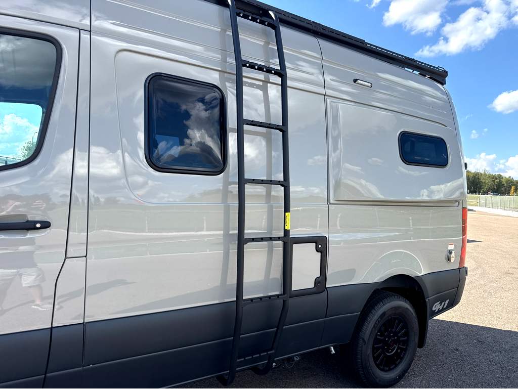 2027 Tiffin GH1 - Image 26