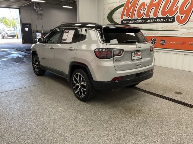 2025 Jeep Compass Limited 4x4 - Image 9