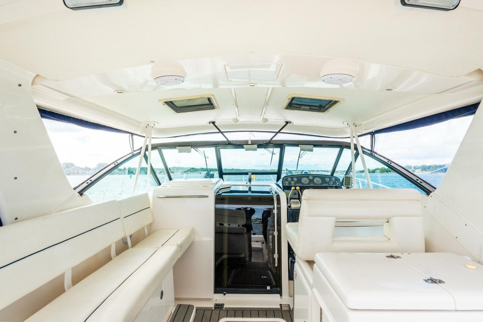 2002 Tiara Yachts 35 Open - Image 5