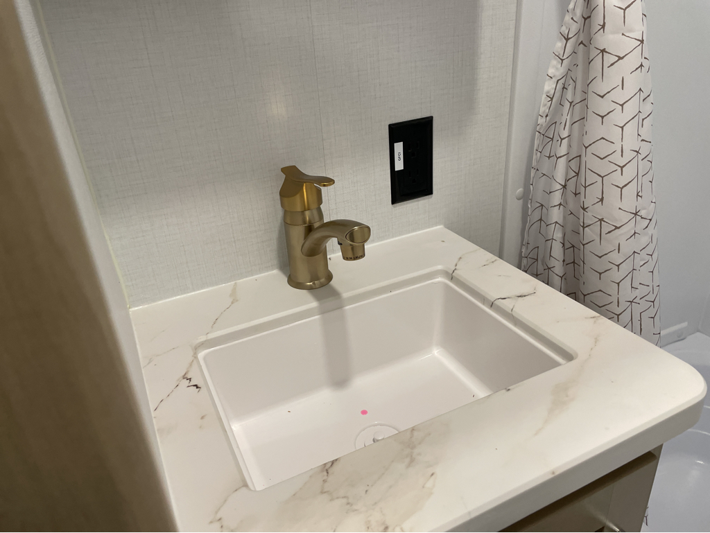 2026 Keystone Raptor 433 - Image 15