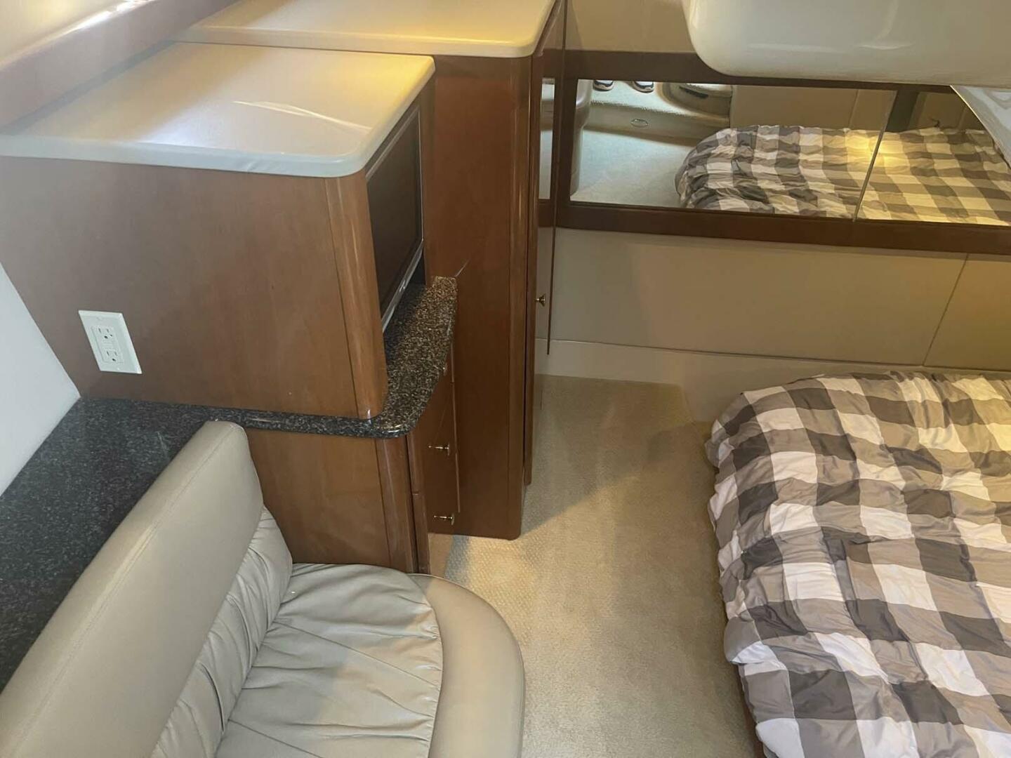 2006 Meridian 411 Sedan - Image 28