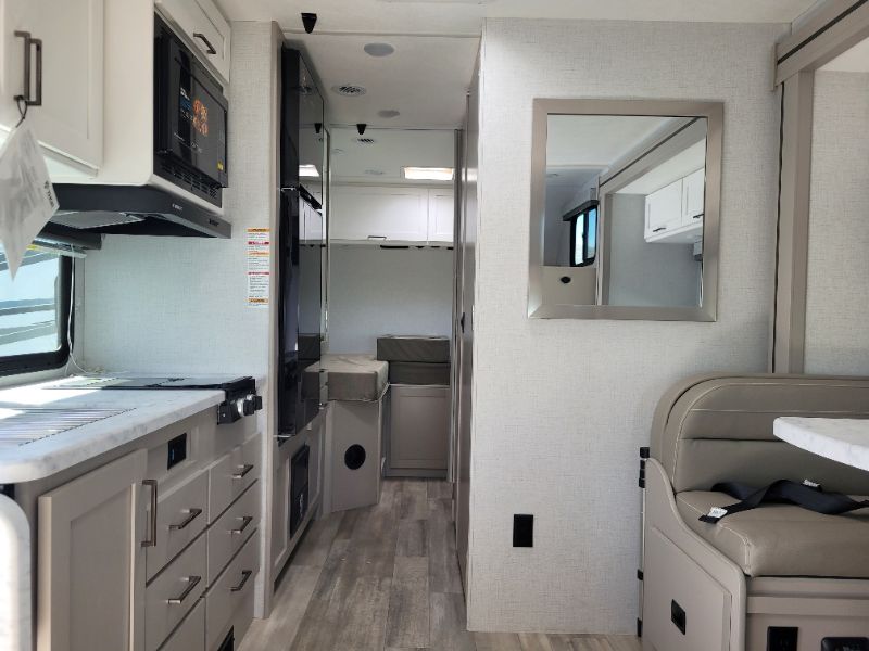 2026 Thor Motor Coach Four Winds 25Z - Image 6