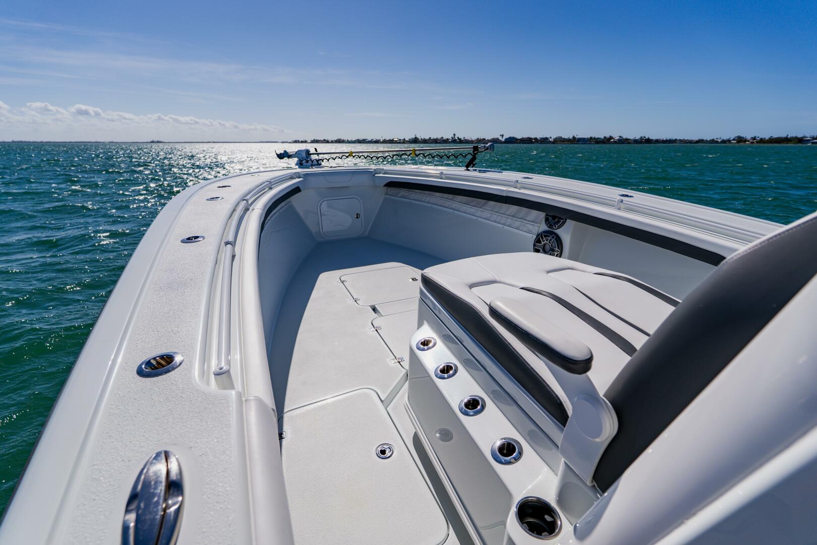 2025 Yellowfin 36 Offshore - Image 9