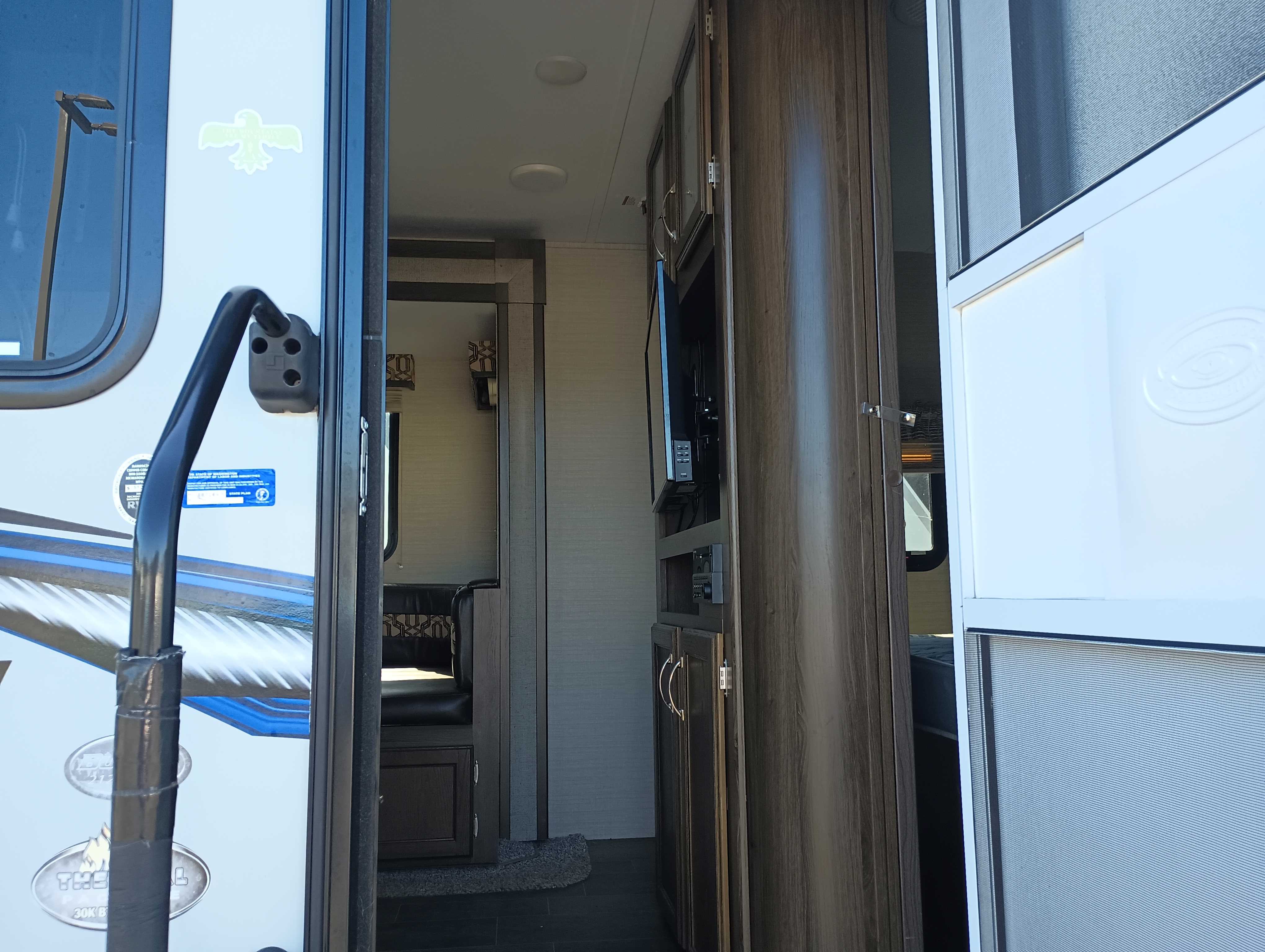 2019 Keystone Bullet UL 212RBSWE - Image 4