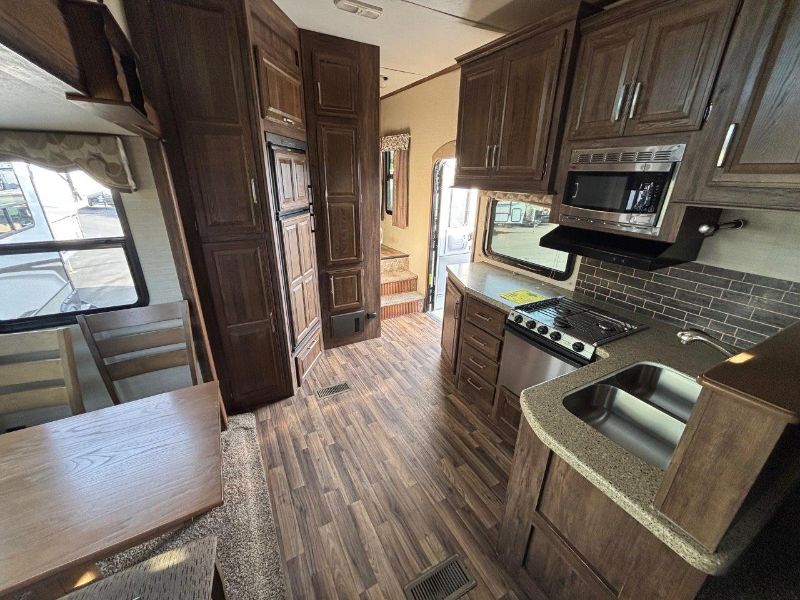2017 Keystone Cougar 326RDS - Image 7
