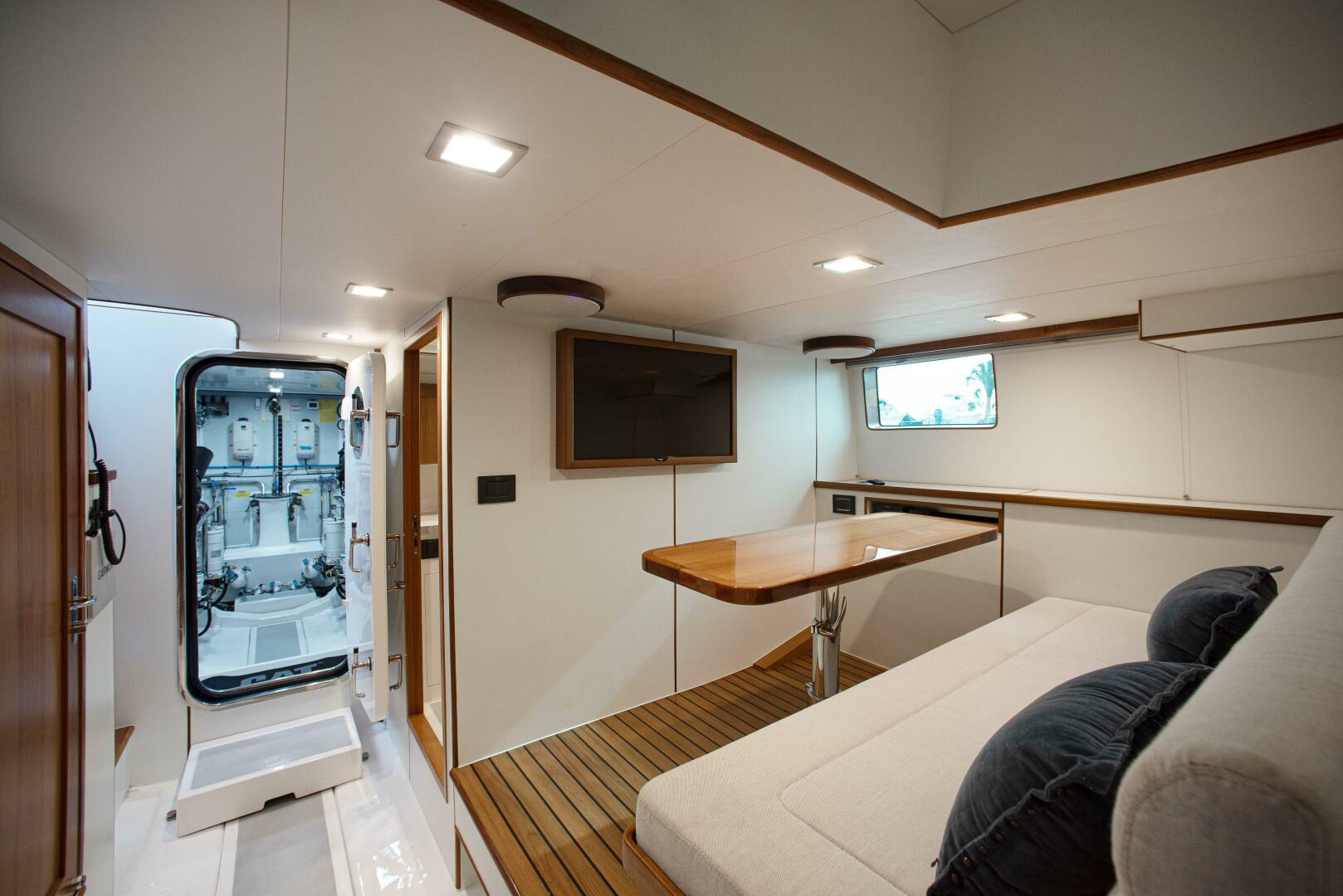 2023 Marlow Explorer 70E-CB - Image 28